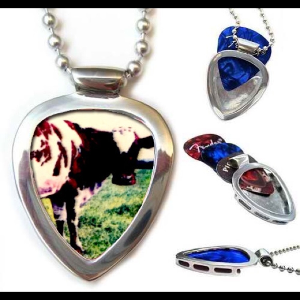 Pickbay guitar pick holder necklace + Pink Floyd licensed COW-art Pick set NEW